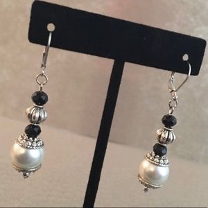 Black and White Pearl Drop Earrings